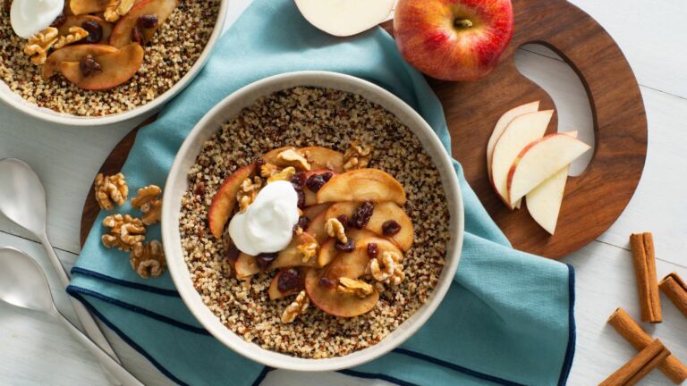 Apple Cinnamon Quinoa Breakfast Bowls