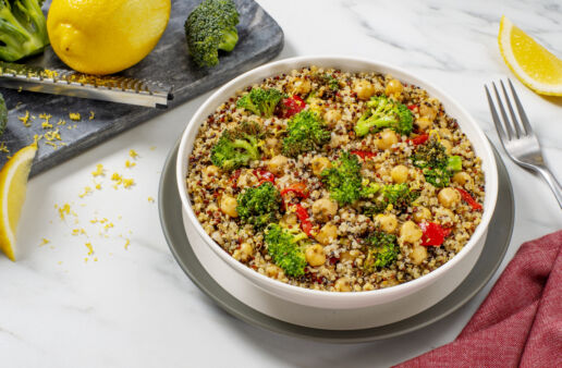 quinoa-salad-with-broccoli-chickpeas-and-roasted-peppers